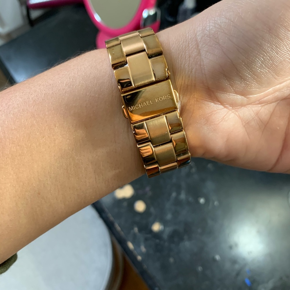 Michael Kors Rose Gold Watch - Picture 4 of 4